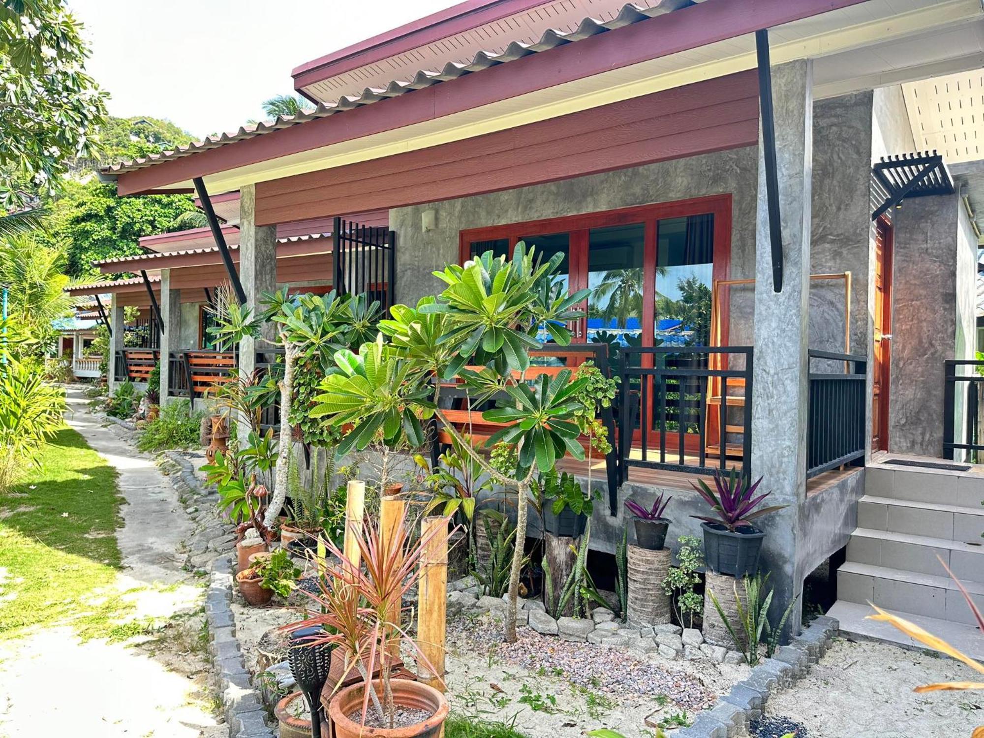 Ibiza Bungalows Haad Yao Exterior photo